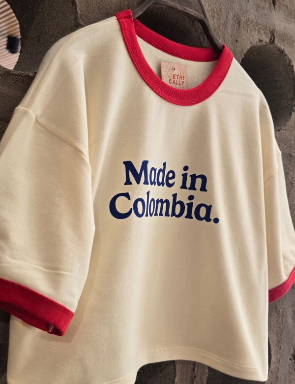 Camiseta Made In Colombia Cuello Rojo