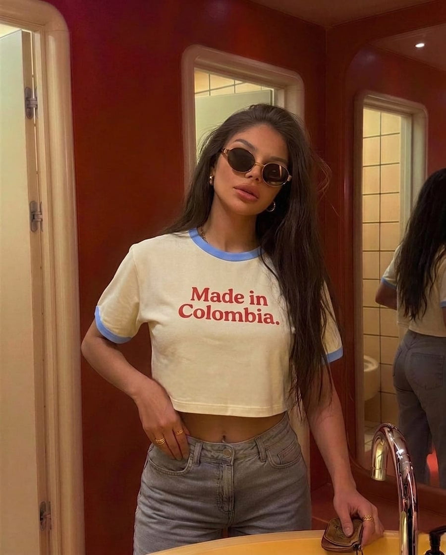 Camiseta Made In Colombia Cuello Azul