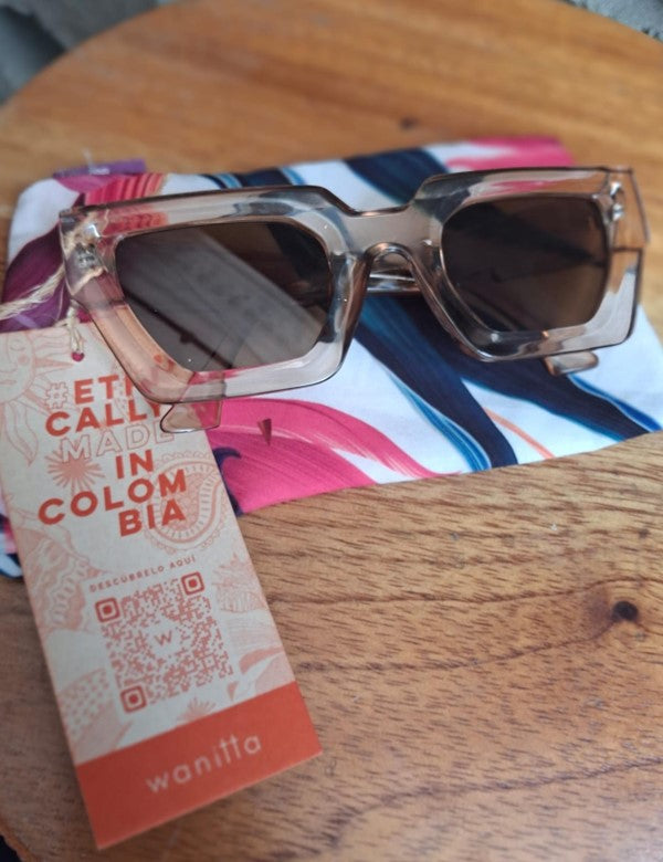 Gafa Cuadrada Deluxe Champaña