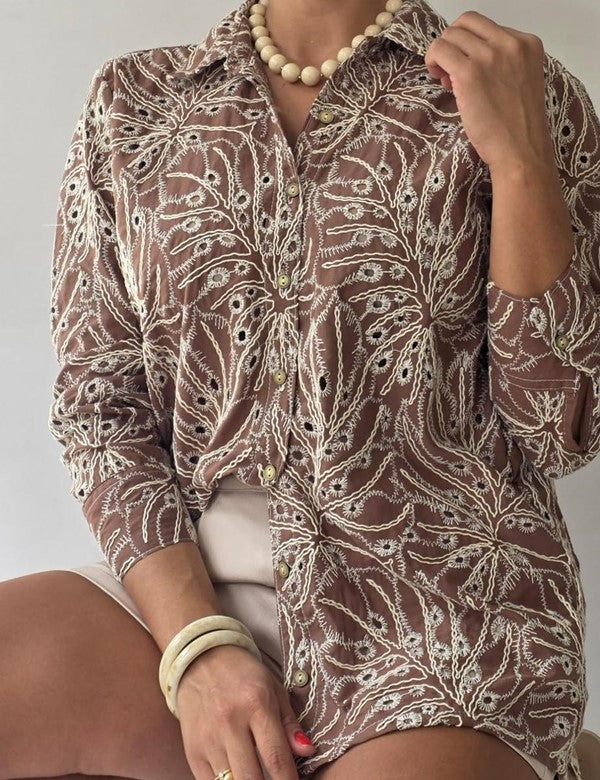 Camisa Ojalillo Bordado  Cafe