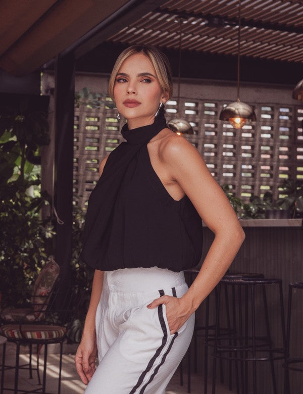 Blusa Cuello Halter Asimétrica  Behla Negro
