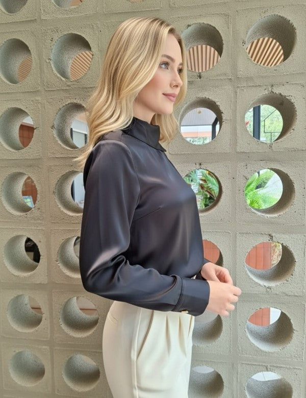 BLUSA CUELLO ALTO NEGRA
