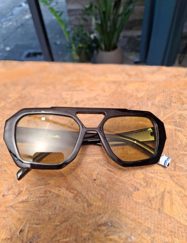 Gafa Aviador Hexagonal Marco Negro y Lente Verde