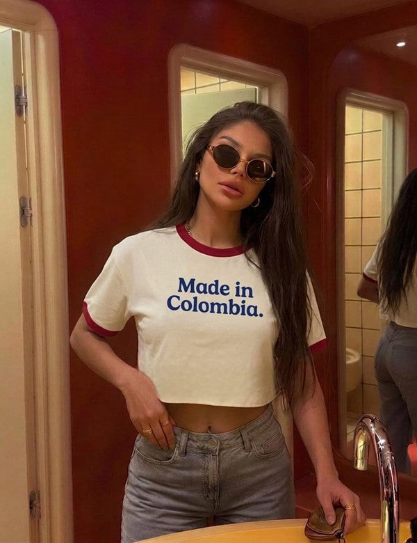 Camiseta Made In Colombia Cuello Rojo
