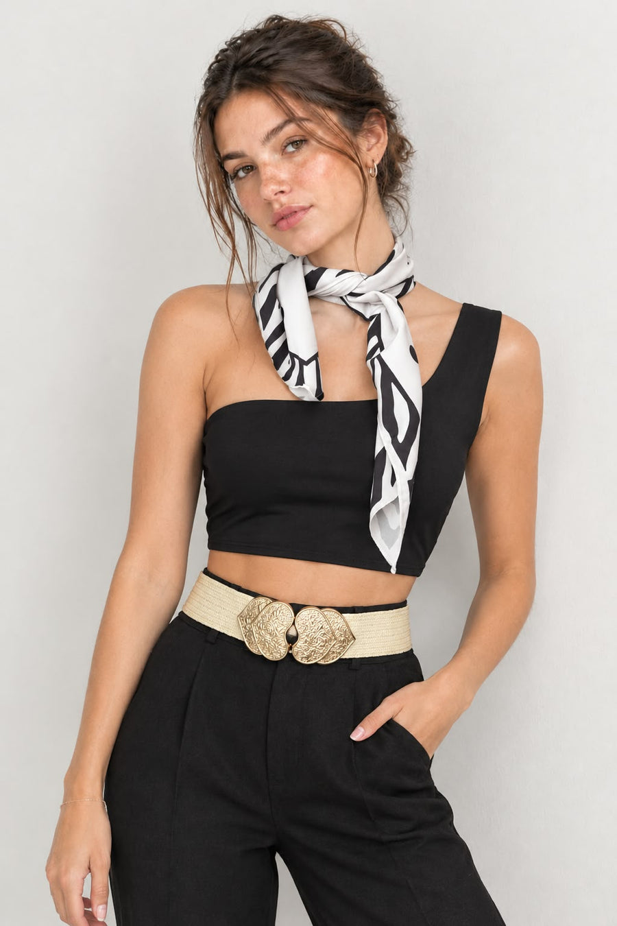 Pañoleta Beige Lunares Negros